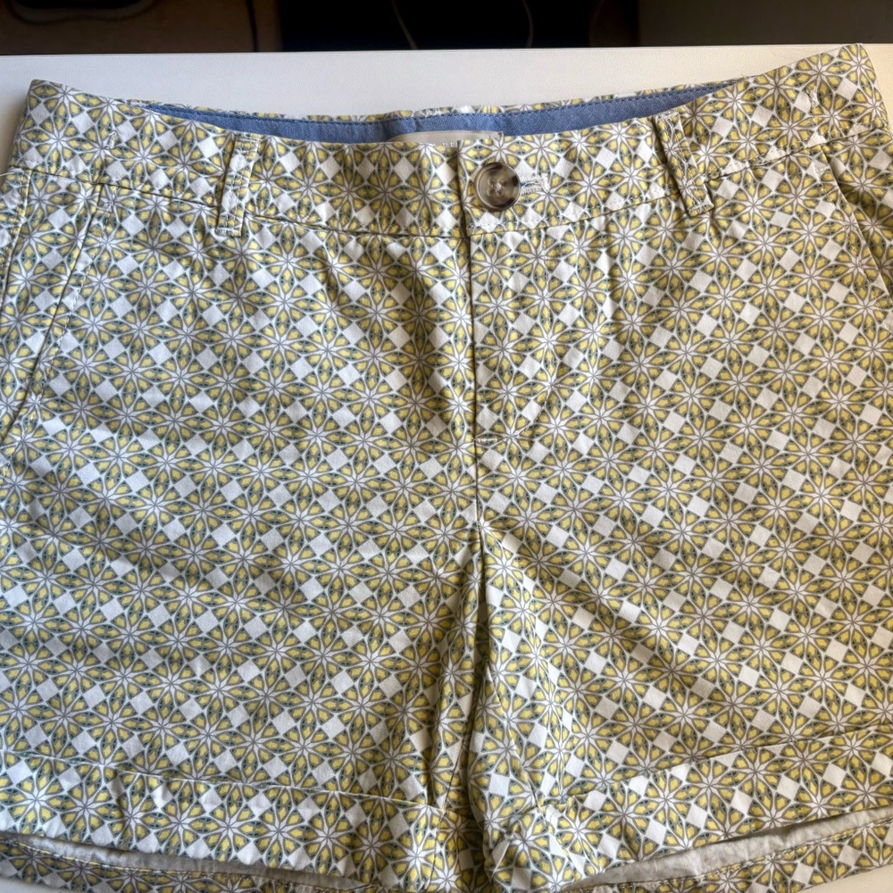 Banana Republic Geometric Bermuda Patterned Women's Shorts - Yellow and White